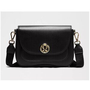 NWT Lululemon Crossbody Bag 1.5L/ Leather Alternative/ Dust & Gift Bag/MSRP $198